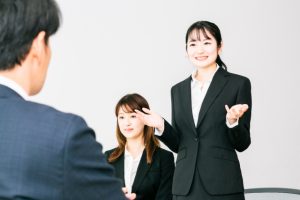 ポジティブさを長所として伝える方法｜言い換え表現と面接の対応も紹介