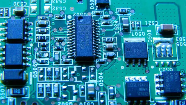 2025年最新】半導体業界を徹底研究！構造・成長分野・企業ランキングも